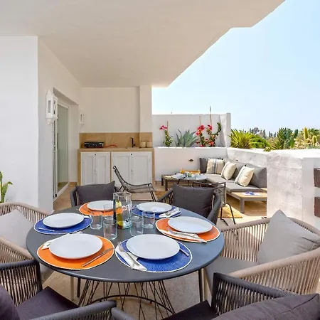 Genteel Tortugas Terrace Apartment Marbella